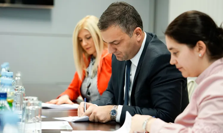 Agreement on Cooperation between Bosnalijek and International University of Sarajevo (IUS)