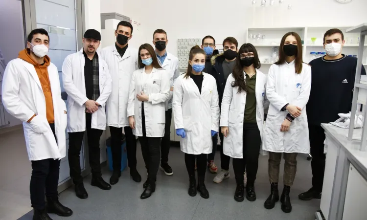 Homework HUB members visit IUS RDC